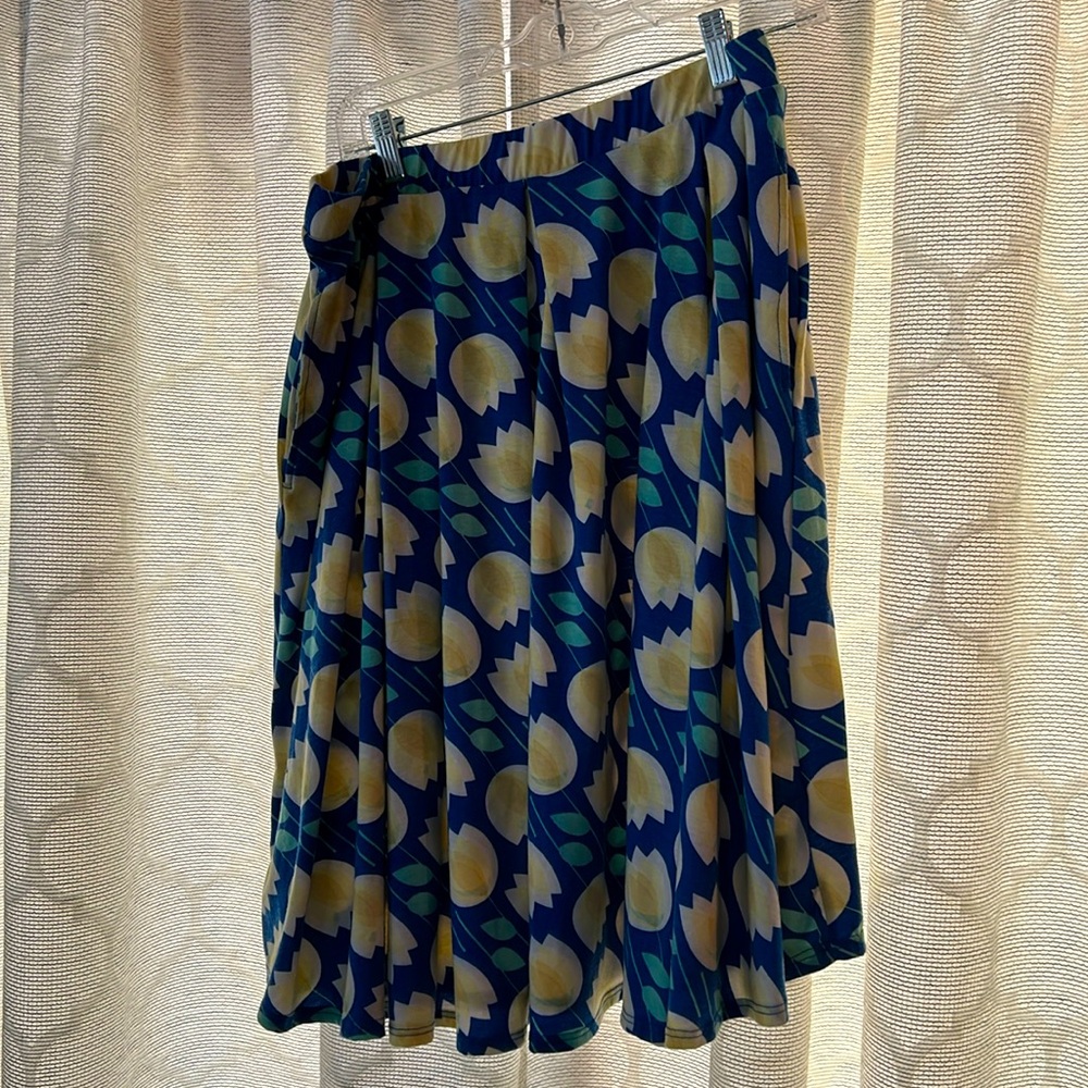 Lularoe Madison skirt with pockets